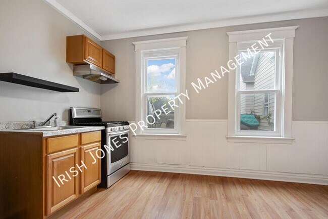 Building Photo - 47 Fredro St