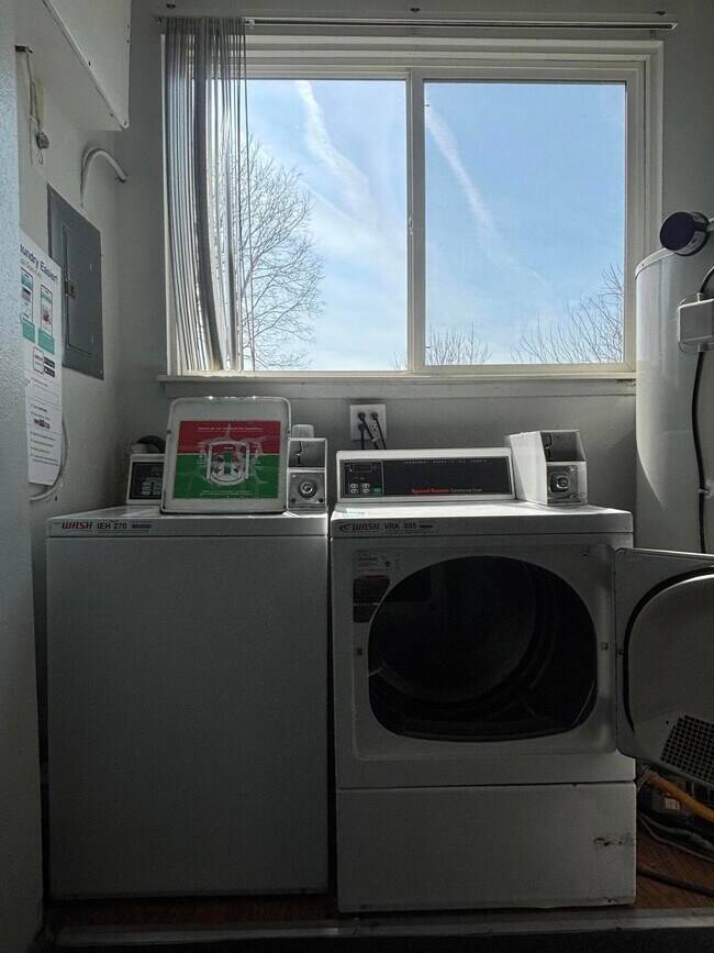 Building Photo - 157 Canfield St