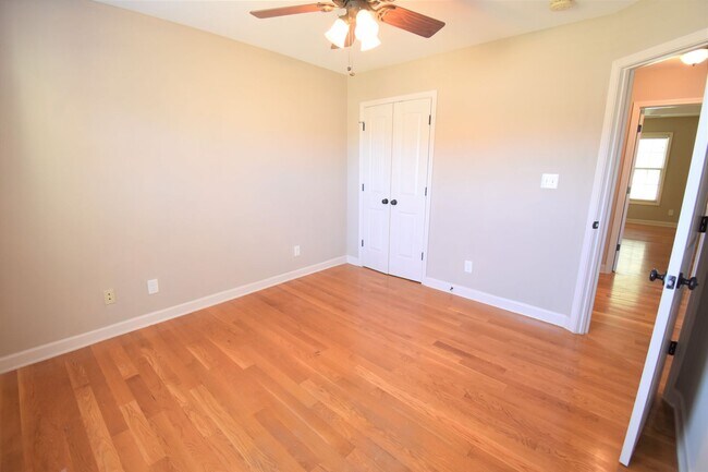 Building Photo - 3871 Glencorra Dr