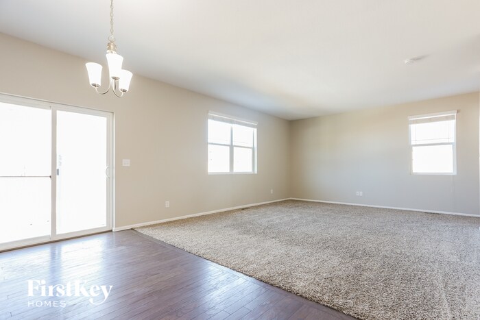 Building Photo - 6433 N Ensenada Ct