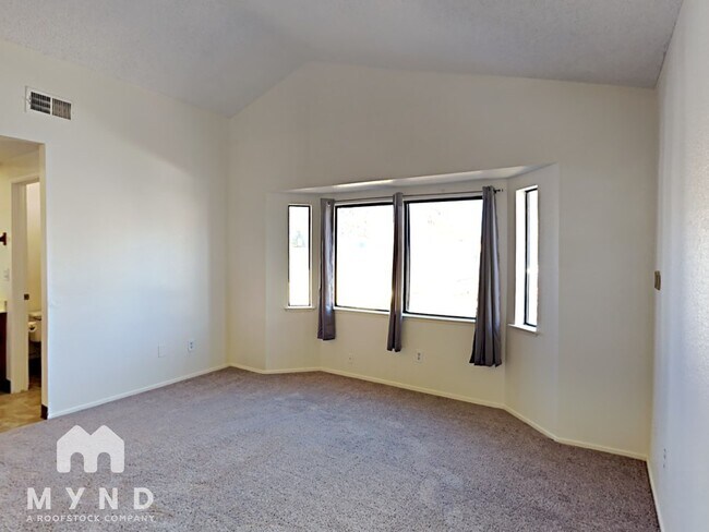 Building Photo - 2276 Sandcastle Way