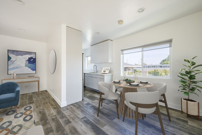 Primary Photo - 1333 W 36th Pl