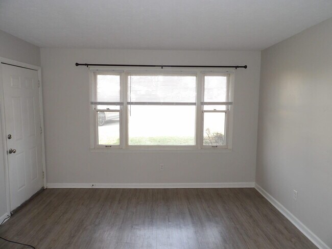 Building Photo - 114 Potomac Ct