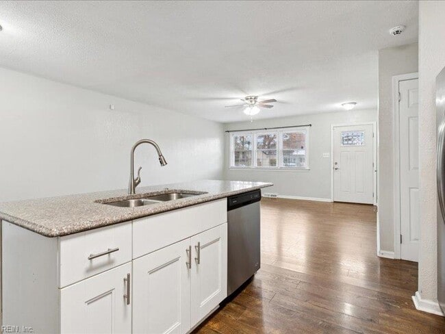 Building Photo - 13202 Aqueduct Dr