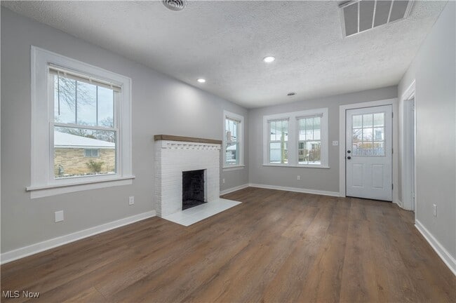 Building Photo - 218 Roxboro Rd