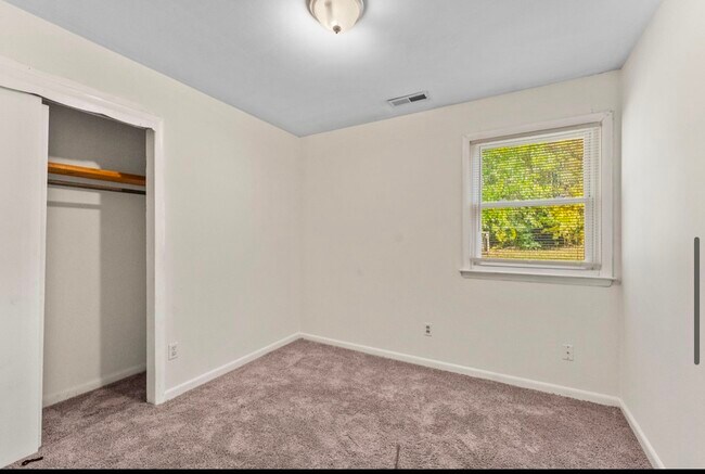 Building Photo - 2302 Norfolk St