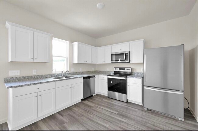 Building Photo - 14882 Calderon Dr