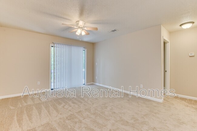 Building Photo - 3510 Woodlake Rd