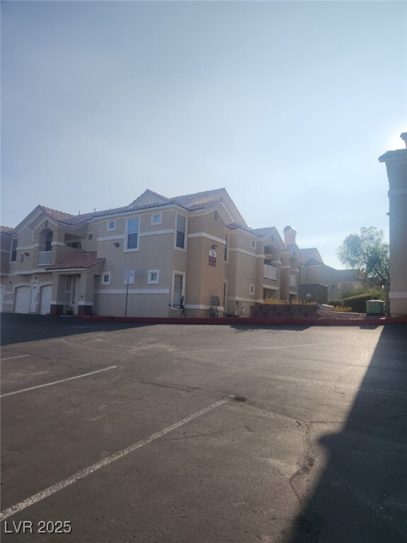 Building Photo - 5855 Valley Dr