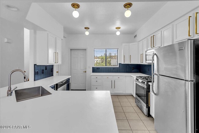 Building Photo - 1121 Boulder Park Ave