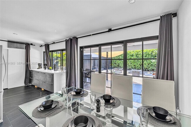 Building Photo - 560 NW 116th Terrace