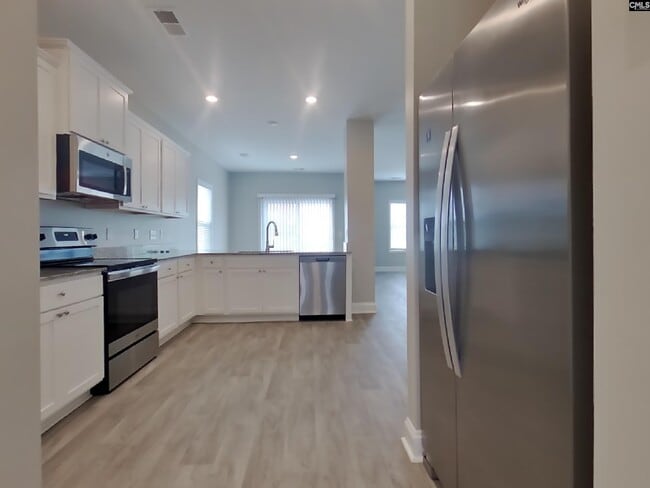 Building Photo - 1021 Crescent Moon Lp