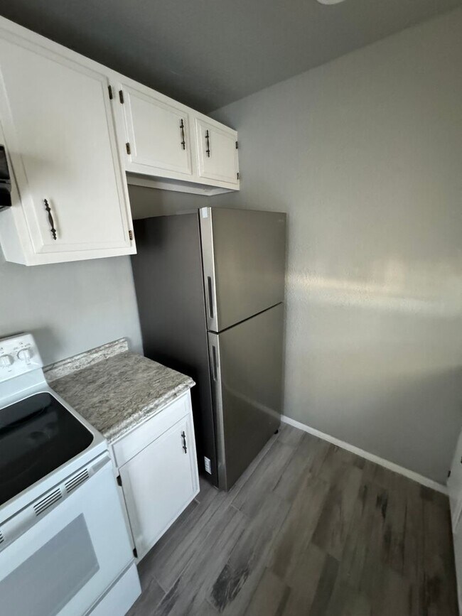 Building Photo - 2930 Claude Dove Dr