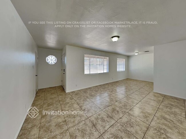 Building Photo - 1831 N 35th Pl