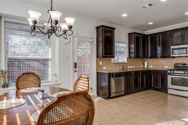 Building Photo - 10300 Laredo Dr