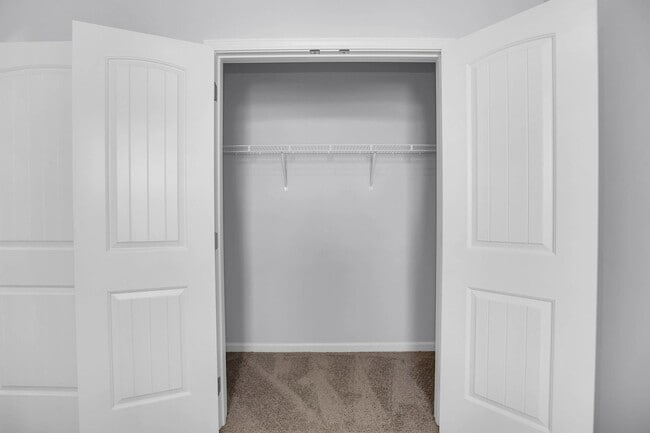 Building Photo - 719 Ashbrook Dr