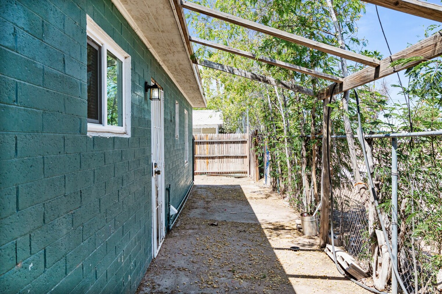 Building Photo - 731 W Pepper Pl