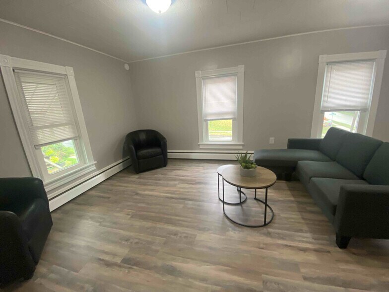 Building Photo - 1204 Philadelphia St