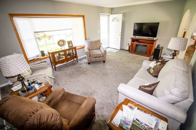 Building Photo - 3 bedroom, 1 bath home in Waterloo