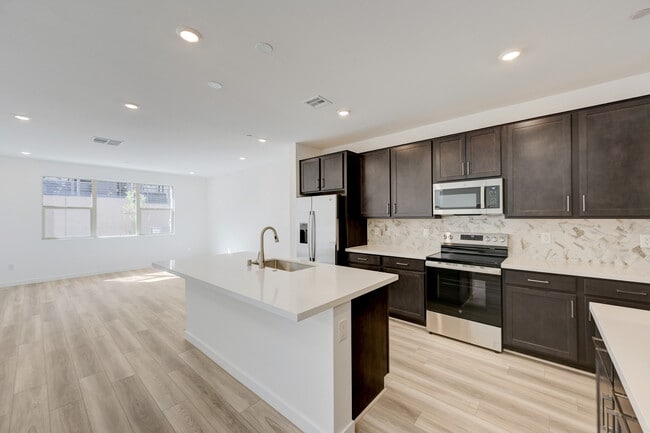 Building Photo - 1533 Melodic Lark Dr