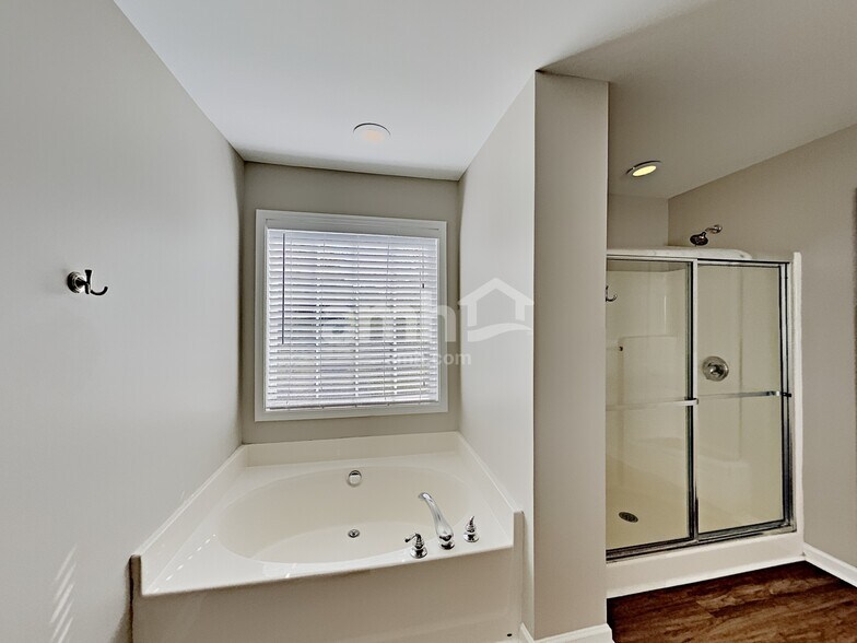 Building Photo - 222 Mott Rd