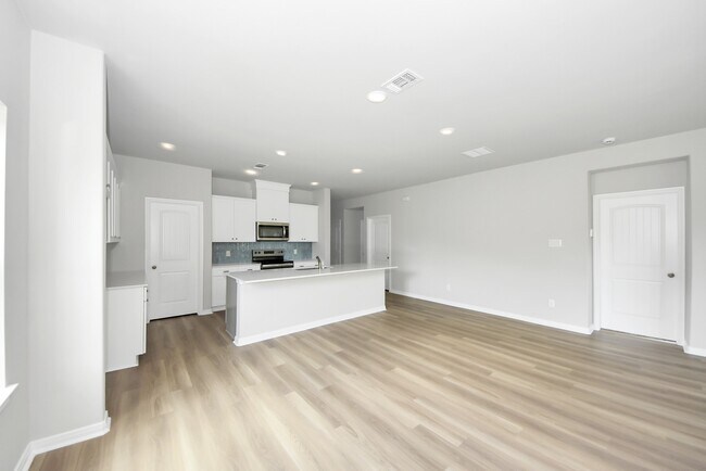 Building Photo - 638 Stovall Dr