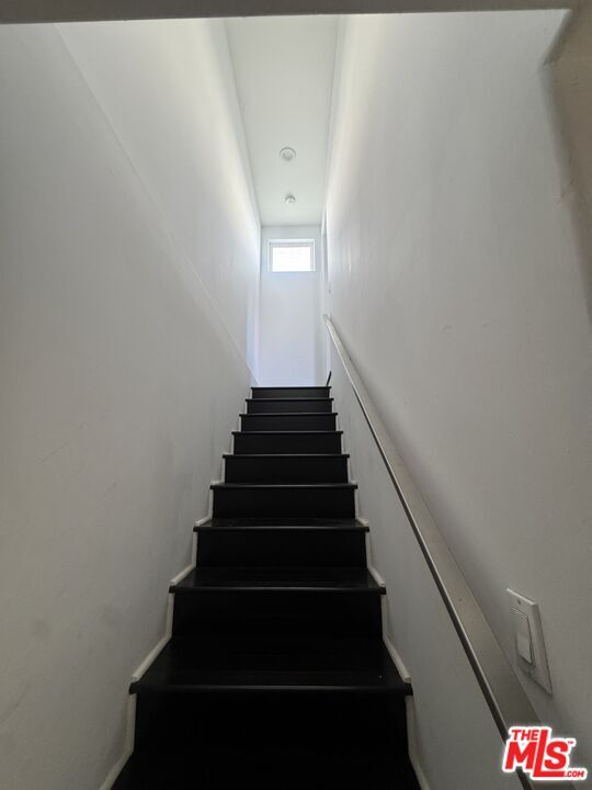 Building Photo - 1739 S Barrington Ave