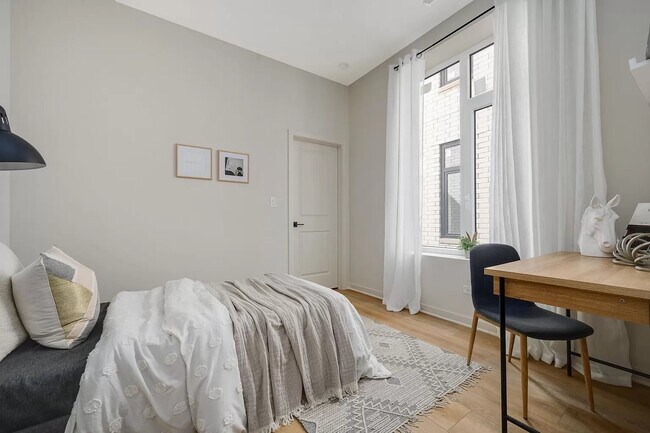 Building Photo - 4177 W Belmont Ave