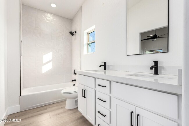 Building Photo - 3034 N 39th St