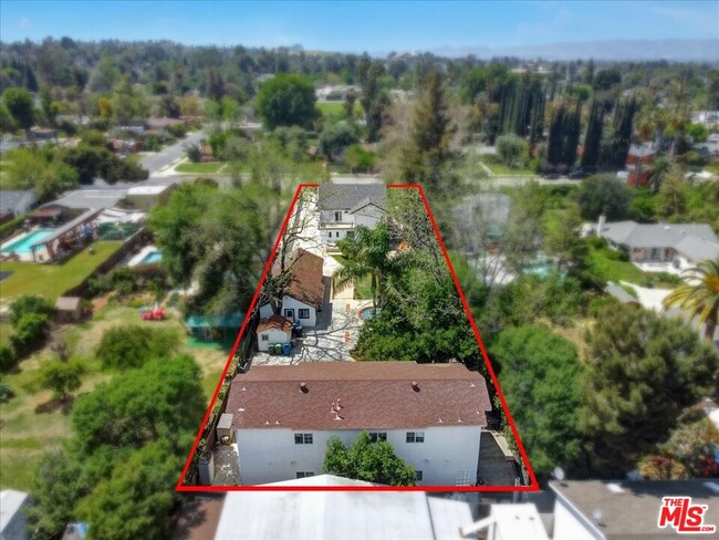 Primary Photo - 6124 Corbin Ave