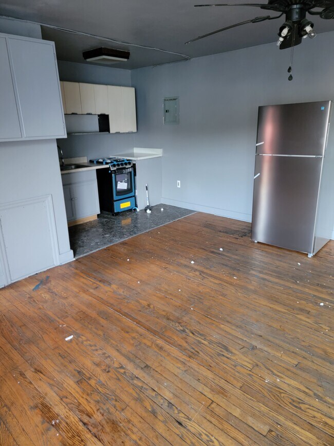 Building Photo - 103 N 3rd St