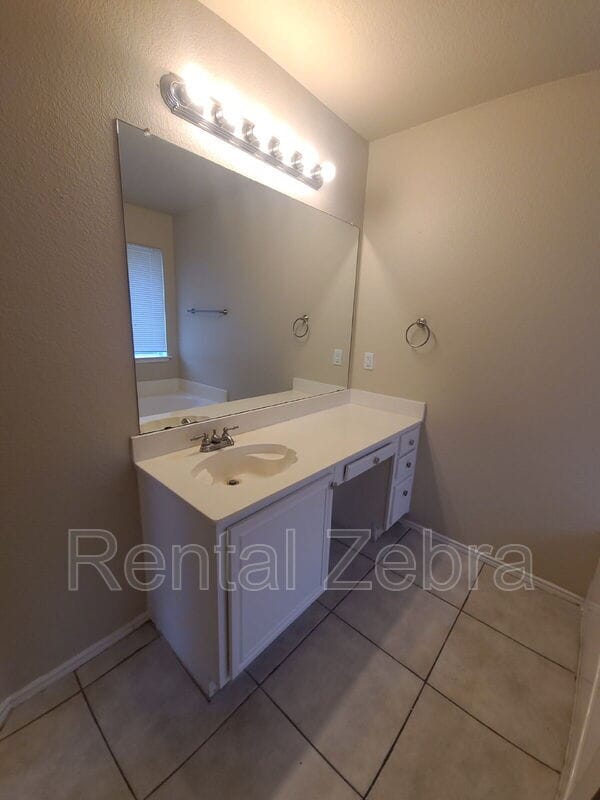 Building Photo - 787 Catalina Dr