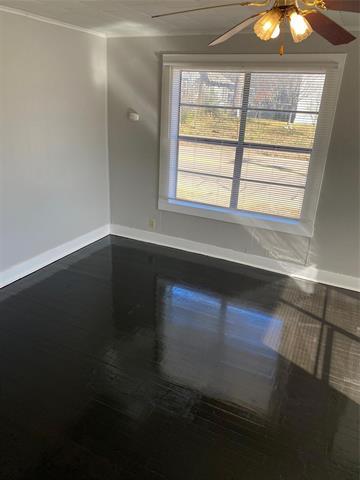 Building Photo - 1613 Park St