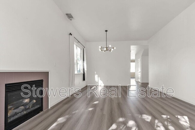 Building Photo - 1162 Waverly Cir