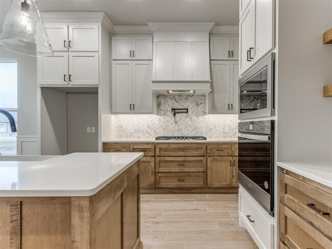 Building Photo - 3005 SW 133rd St