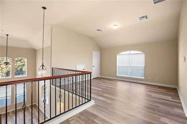 Building Photo - 10112 Channel Island Dr