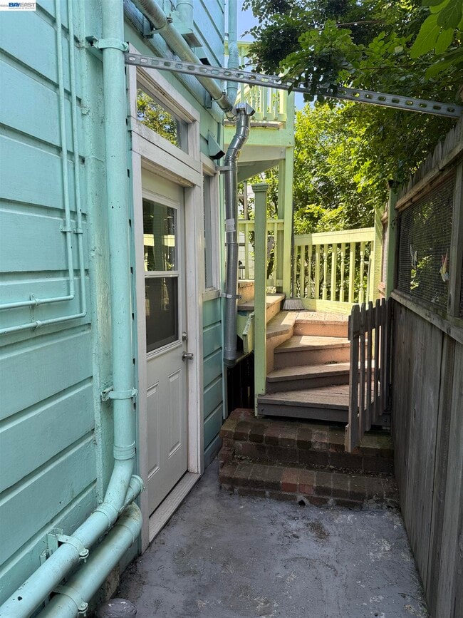 Building Photo - 218 Winfield St