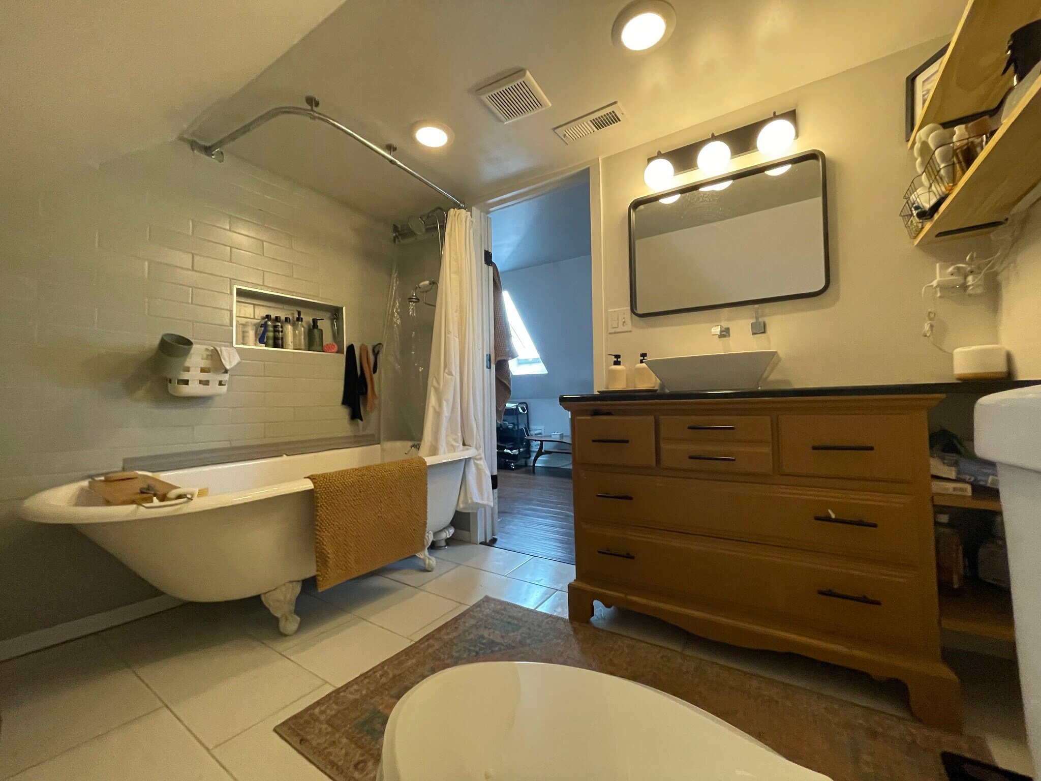 BATHROOM 2 - 2742 N Lawndale Ave
