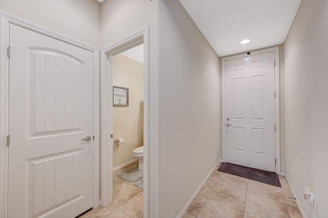 Building Photo - Beautifu 2 Story 4 bedrooms 2.5 baths located in Mountain Edge Southwest