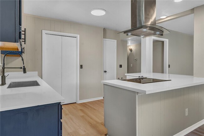 Building Photo - 104 N Oneal St