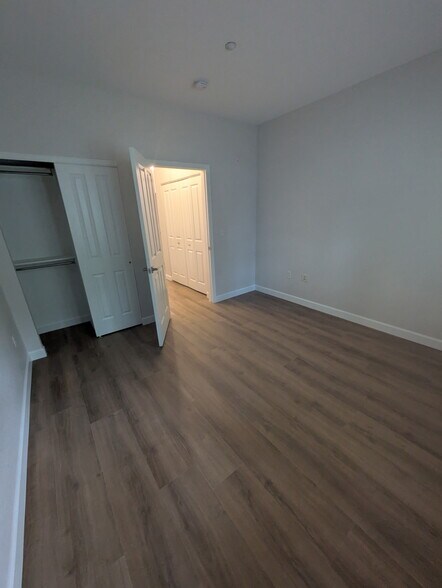 Building Photo - 9390 W Chatfield Pl