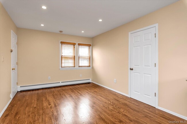 Building Photo - 13 7th St