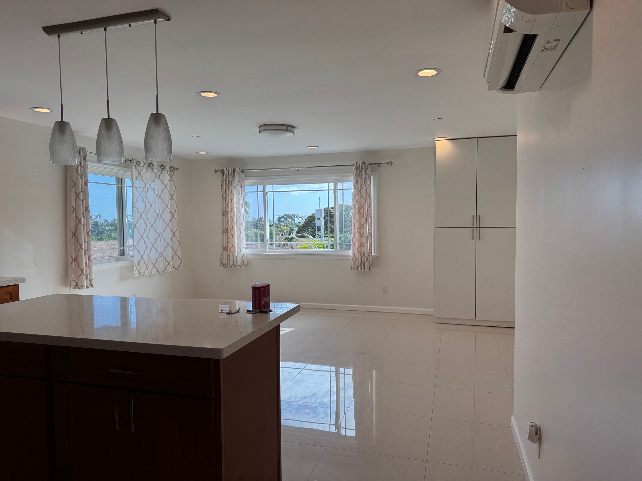 Building Photo - 5846 Kalanianaole Hwy