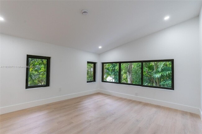 Building Photo - 6525 SW 133rd Dr