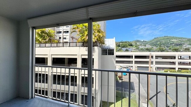 Building Photo - 1658 Liholiho St