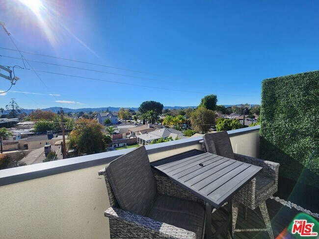 Building Photo - 11314 W Raitt Ln