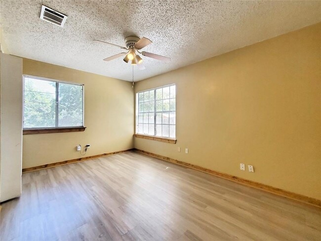 Building Photo - 2400 Berkett Dr