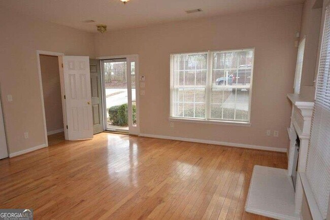 Building Photo - 142 Brookview Dr