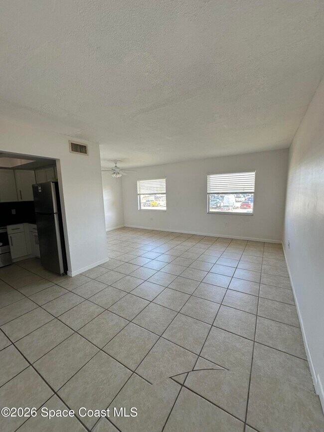 Building Photo - 837 Hickory St