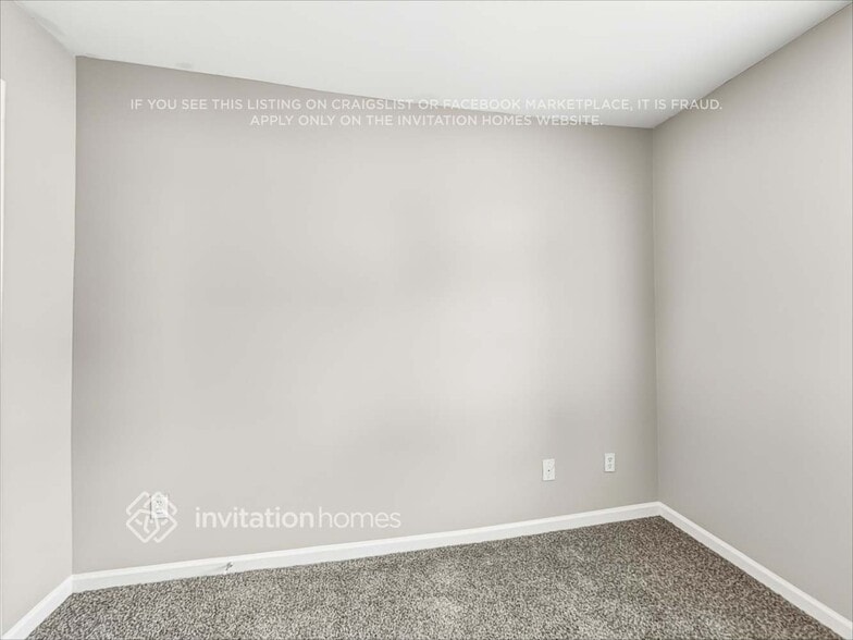 Building Photo - 4730 Camelot Dr